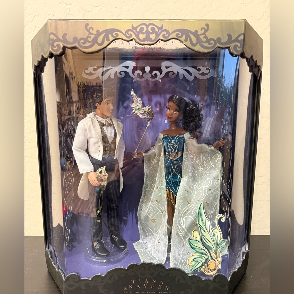 Disney Designer Collection Midnight Masquerade Tiana and Naveen doll set
